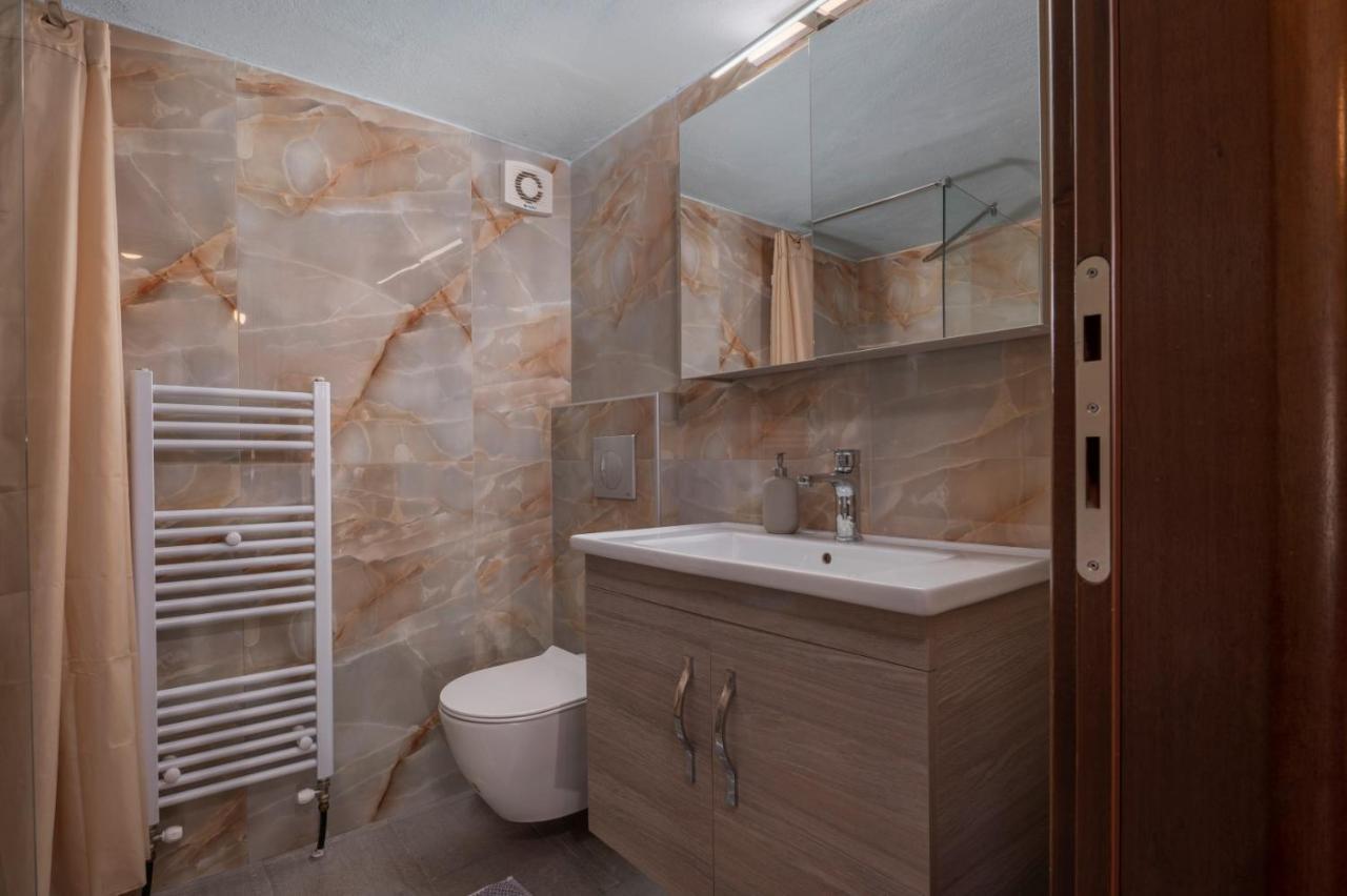 Kosmos Service Apartment City Center 2 With Additional Cost Parking سالونيك المظهر الخارجي الصورة